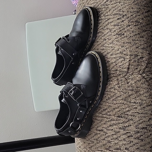 Shoes - Picture 1 of 6